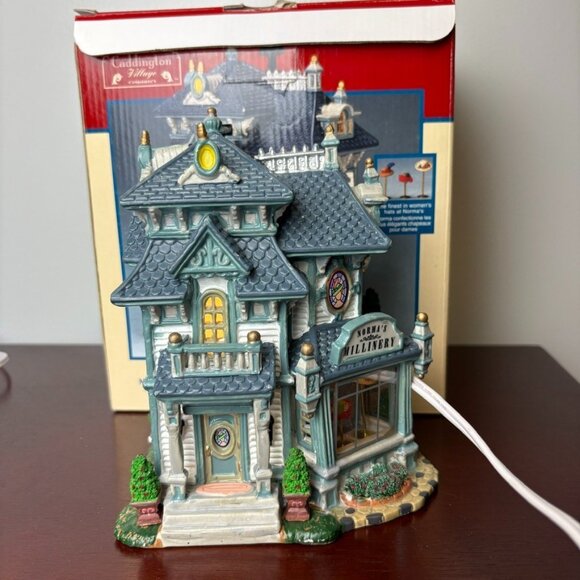 LEMAX Norma's Millinery Rare Caddington Christmas Village Collection #45049 Dept - Picture 9 of 16